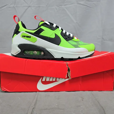 BOXED PAIR OF NIKE AIR MAX 90 DRIFT TRAINERS IN GREEN/BLACK SIZE UK 6