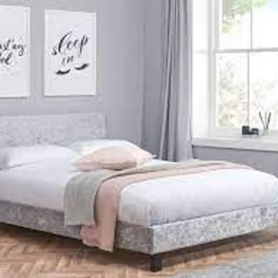BERLIN CRUSHED VELVET STEEL BED