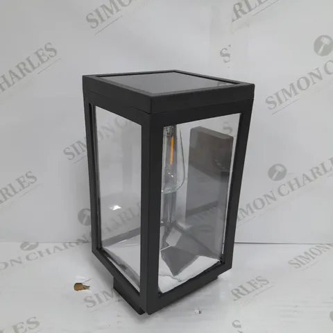 OUTDOOR LANTERN IN BLACK