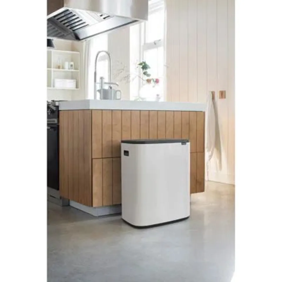 BOXED BO TOUCH BIN, 60 LITRE, WITH 1 INNER PLASTIC BUCKET