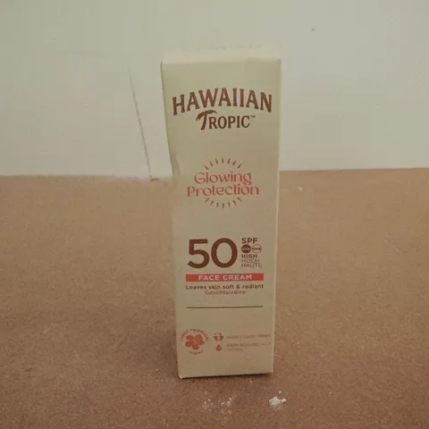 HAWAIIAN TROPIC GLOWING PROTECTION FACE CREAM (50ML)