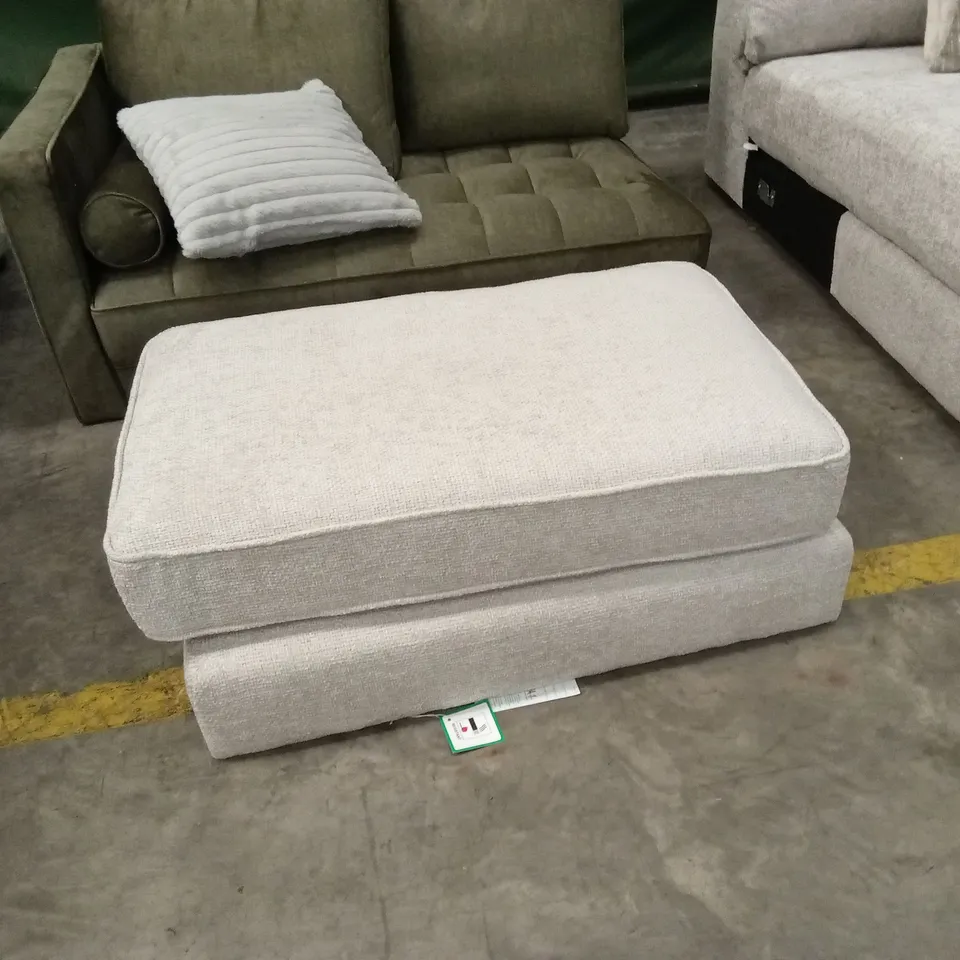 5 x ASSORTED DESIGNER SOFA PIECES