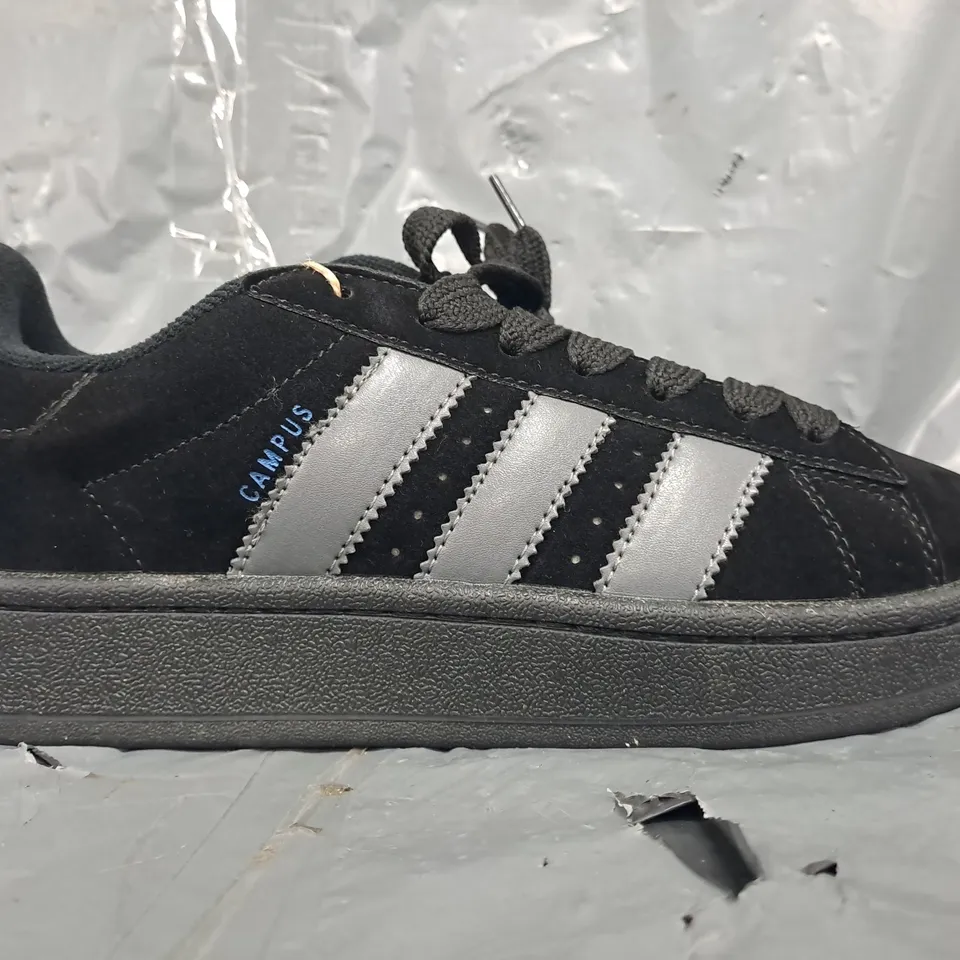 BOXED PAIR OF ADIDAS CAMPUS 00S SHOES IN BLACK/GREY SIZE UK 6