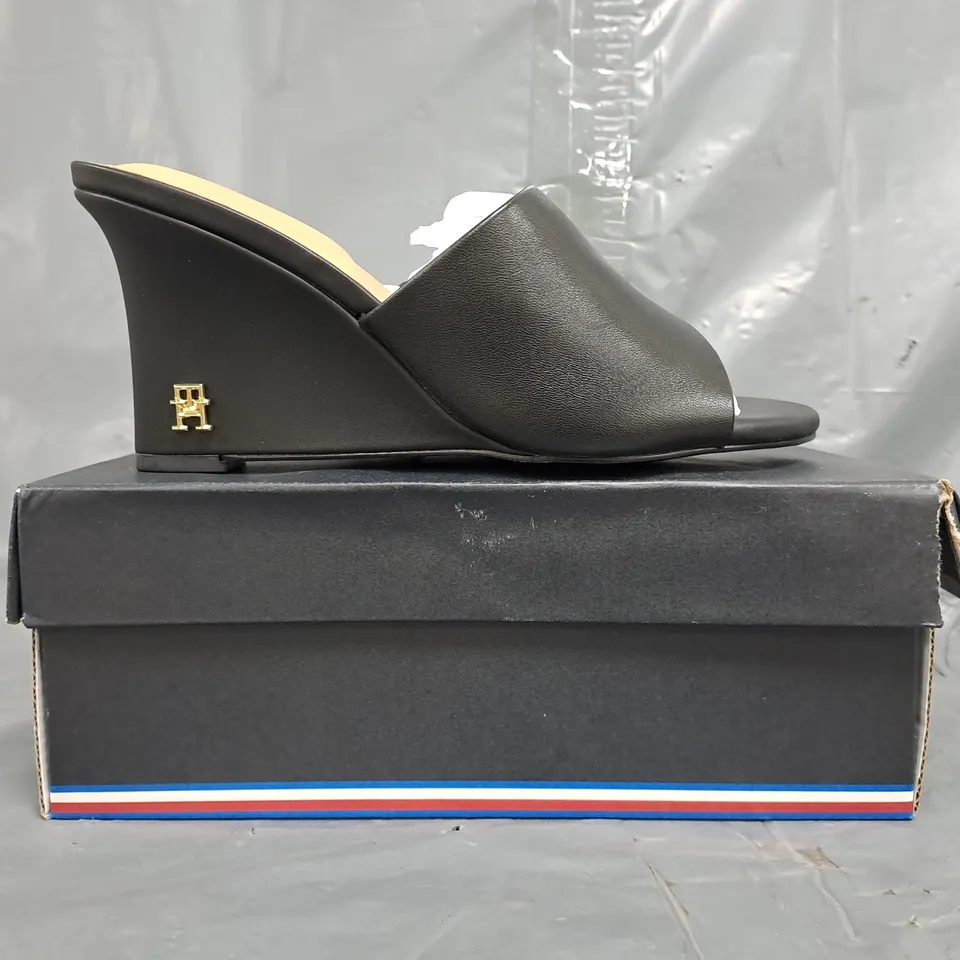 BOXED PAIR OF TOMMY HILFIGER LEATHER WEDGE MULES IN BLACK SIZE EU 38