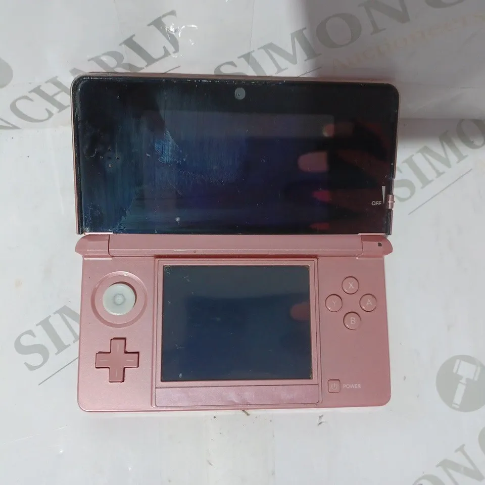 NINTENDO 3DS WAP-002 HANDHELD GAMES CONSOLE IN PINK
