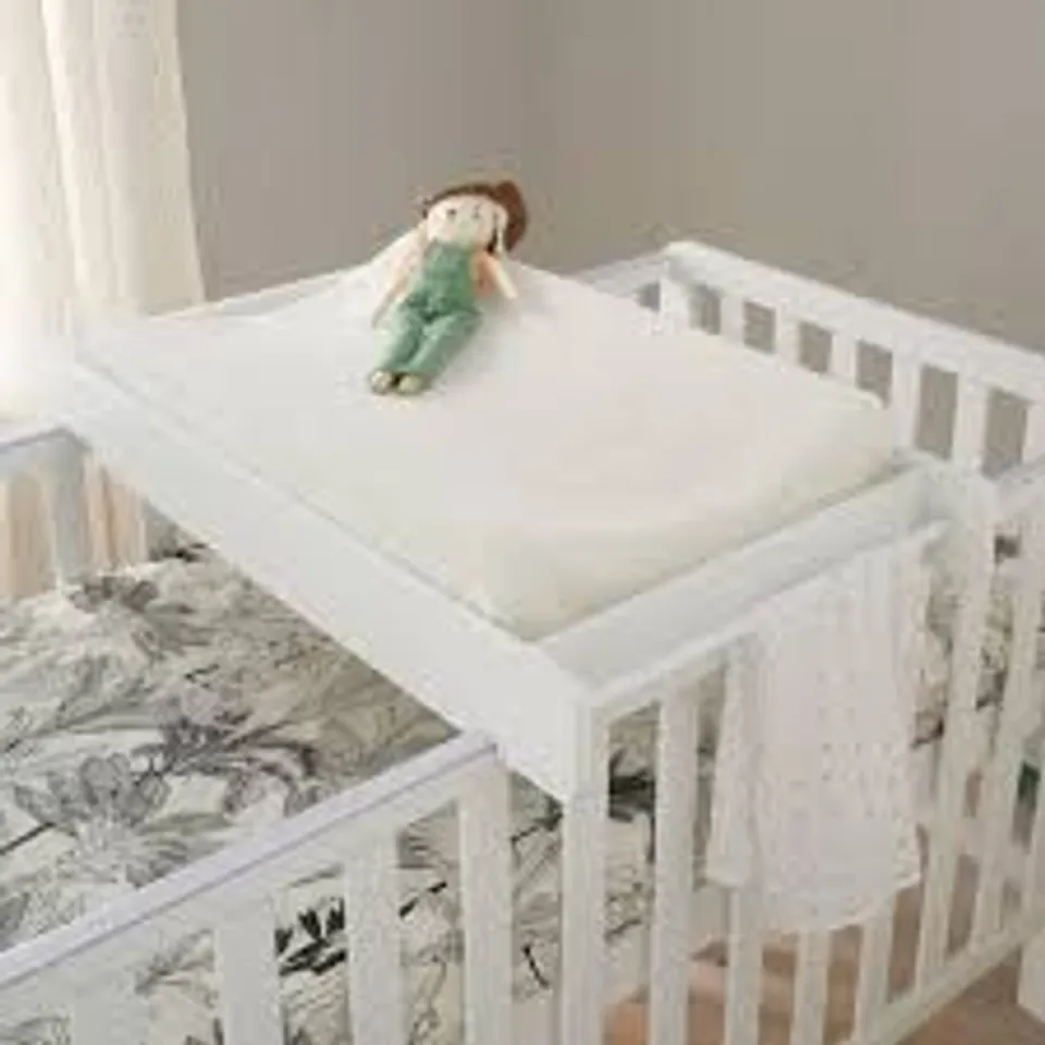BOXED TUTTI BAMBINI UNIVERSAL COT TOP CHANGER - WHITE FINISH (1 BOX)