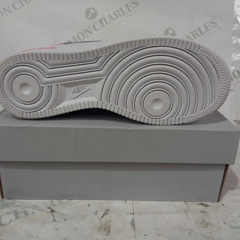 BOXED PAIR OF NIKE AIR FORCE 1 LV8 3 TRAINERS IN GREY/PINK UK SIZE 4.5