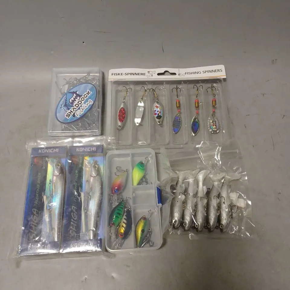 APPROXIMATELY 5 ASSORTED FISHING PARAPHERNALIA TO INCLUDE - HOOKS - FISH SPINNERS 