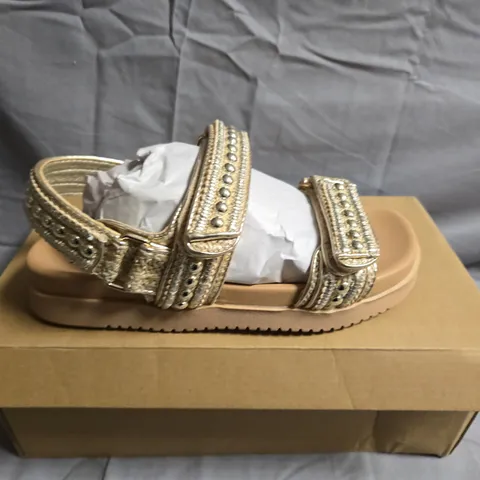 BOXED PAIR OF STEVE MADDEN  MONA SANDALS - UK SIZE 3