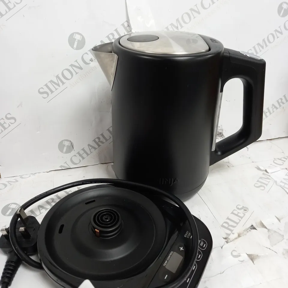 BOXED NINJA PERFECT TEMPERATURE KETTLE KT200UK