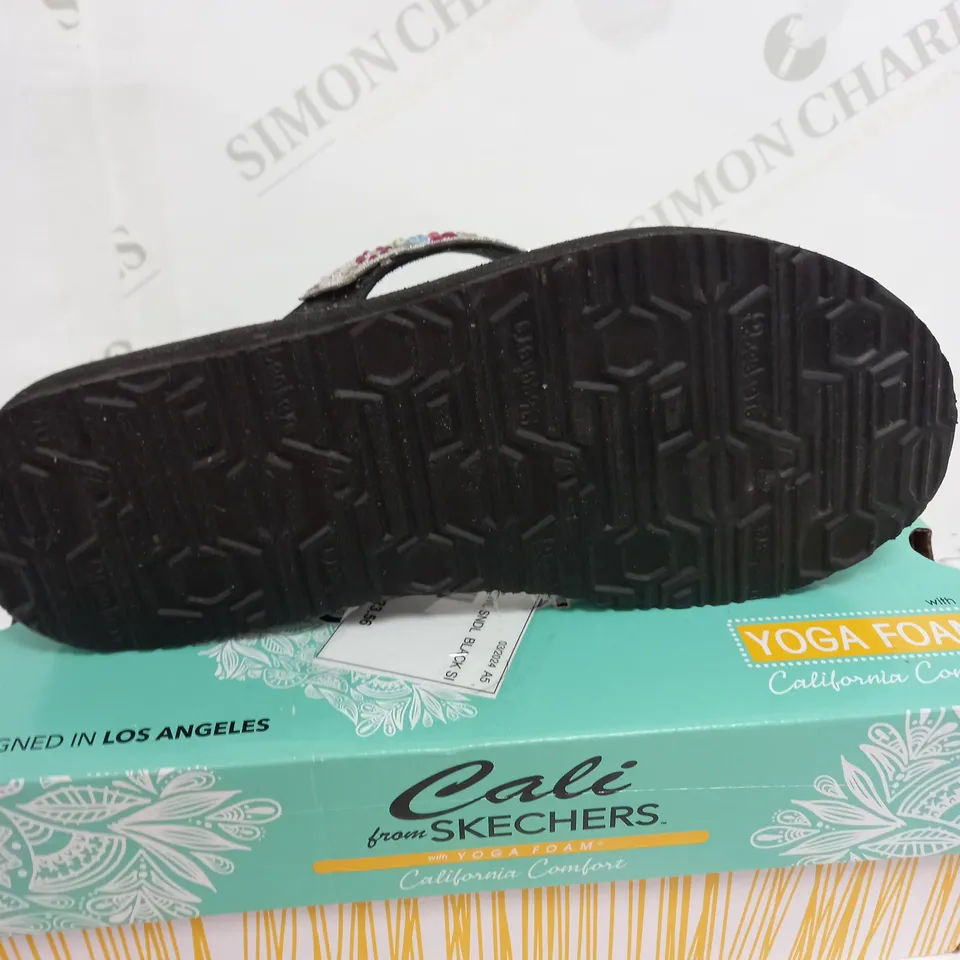 BOXED PAIR OF SKECHERS SANDALS IN BLACK SIZE 4