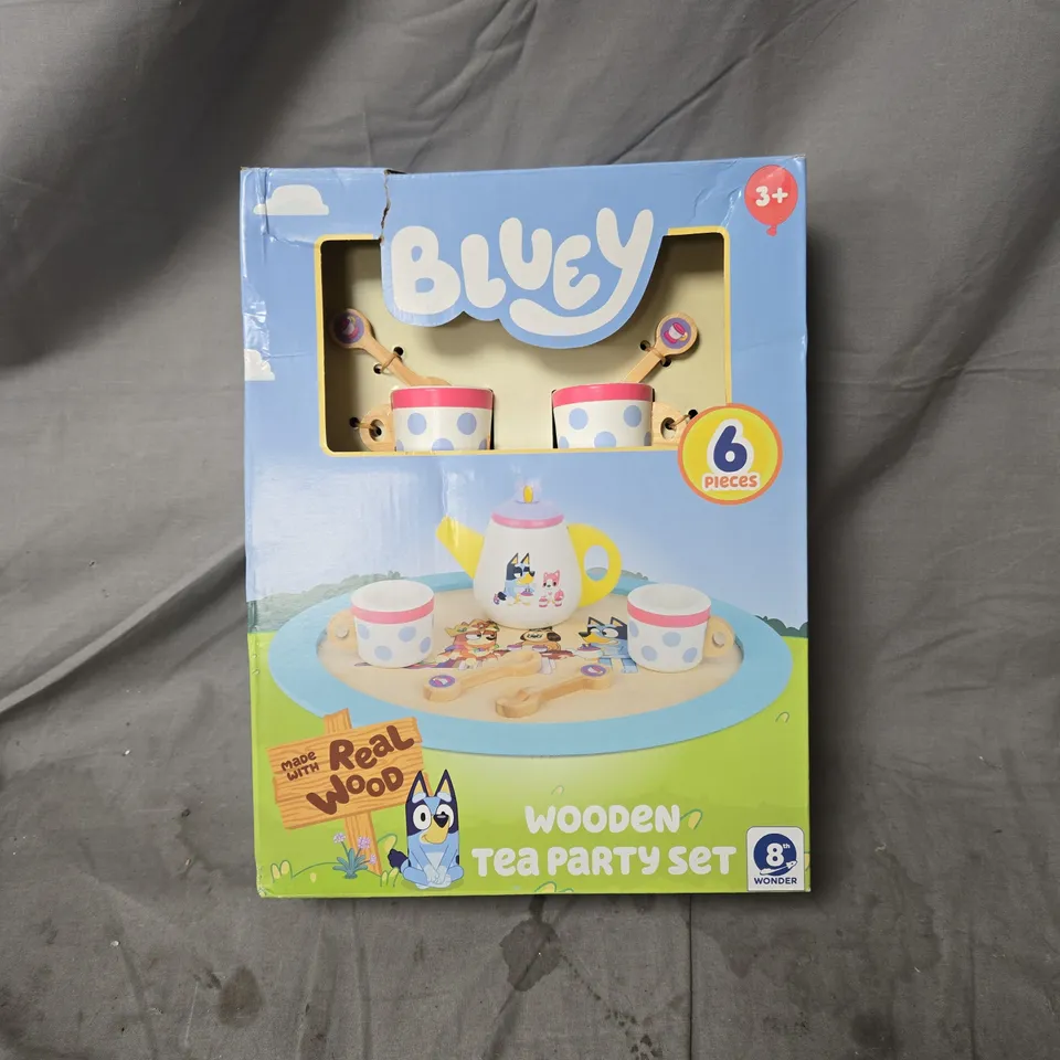 BLUEY WOODEN TEA PARTY SET – 6 PIECES, FOR AGES 3+