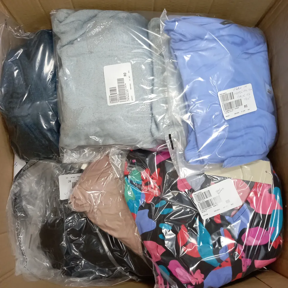LARGE BOX OF APPROXIMATELY 40 CLOTHING ITEMS ALL IN DIFFRENT COLOURS AND SIZES 