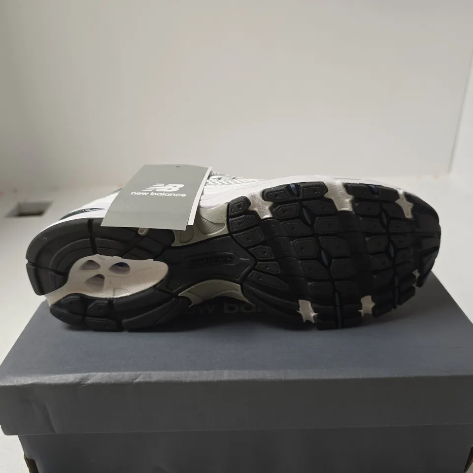 NEW BALANCE RUNNING COURSE UK 5.5 BOXED
