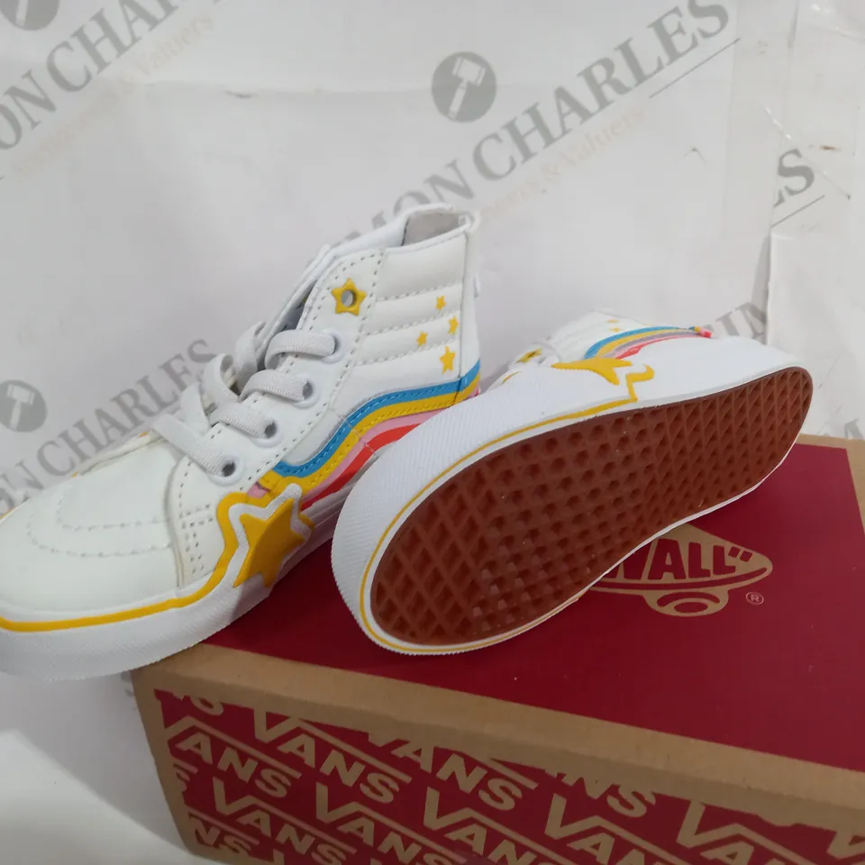 BOXED PAIR OF VANS SK8-HI ZIP RAINBOW CHILDRENS SHOES SIZE 8