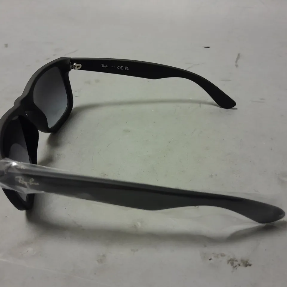 RAY BAN BLACK FRAMED GLASSES IN BOX