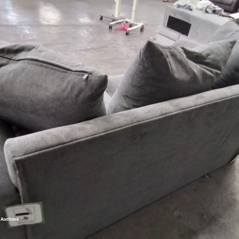 DESIGNER FABRIC UPHOLSTERED 2 SEATER SOFA IN GREY