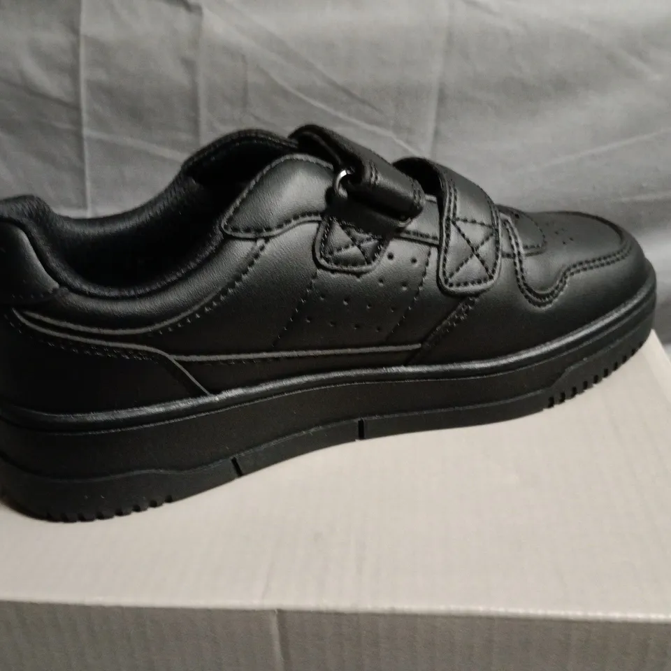 CLARKS CANYON SKY K KIDS' BLACK VELCRO TRAINERS – UK 13