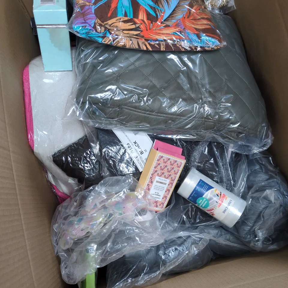 BOX OF APPROXIMATELY 20 ASSORTED ITEMS TO INCLUDE PARAMOUR CLOTHING, SANDALS ETC