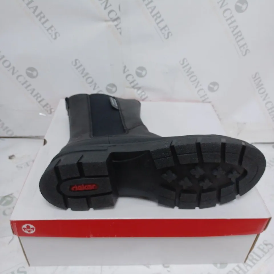 RIEKER CHELSEA BOOT IN BLACK SIZE 41 - BOXED  