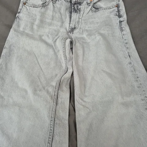 ZARA JEANS IN LIGHT GREY SIZE EU 40