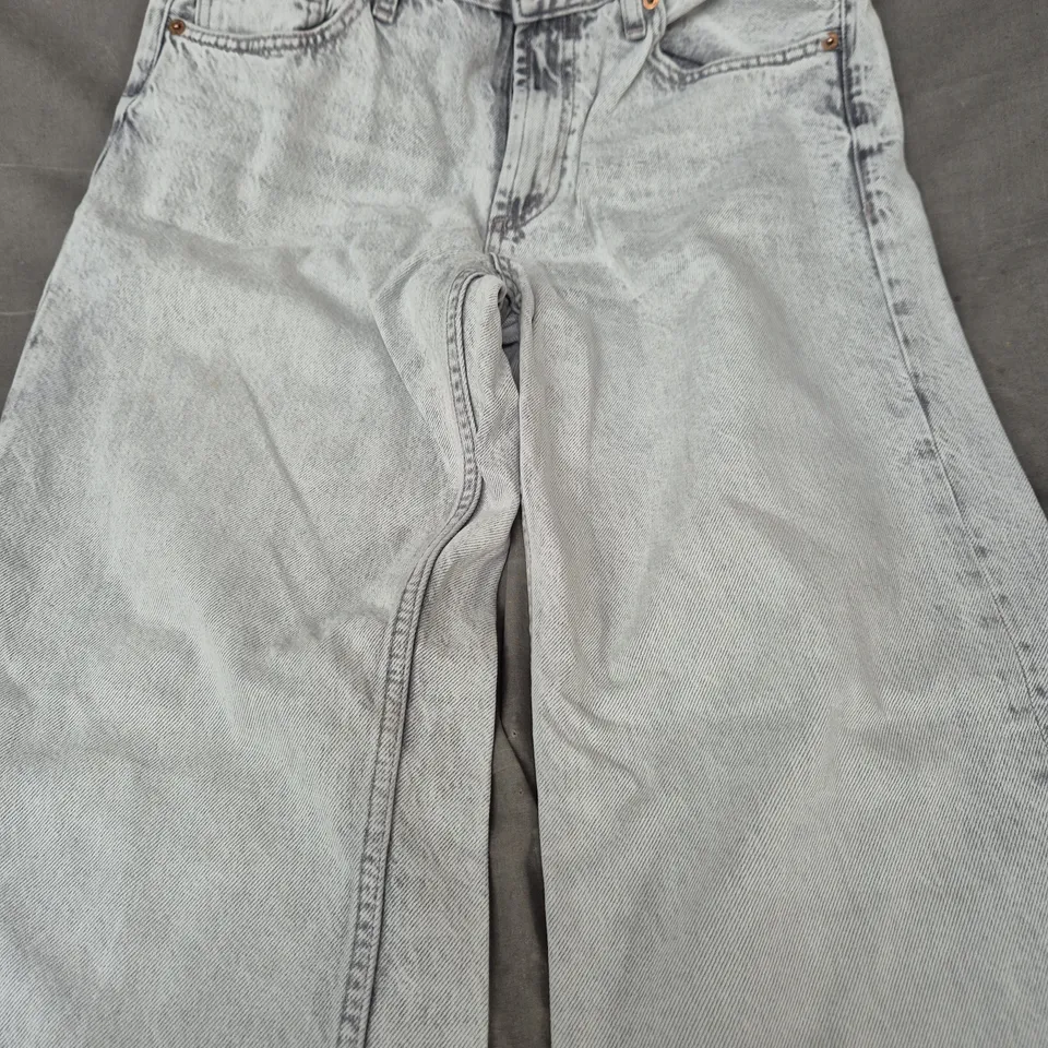 ZARA JEANS IN LIGHT GREY SIZE EU 40