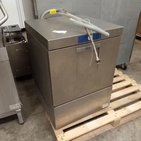 HOBART FXS400 CABINET DISHWASHER