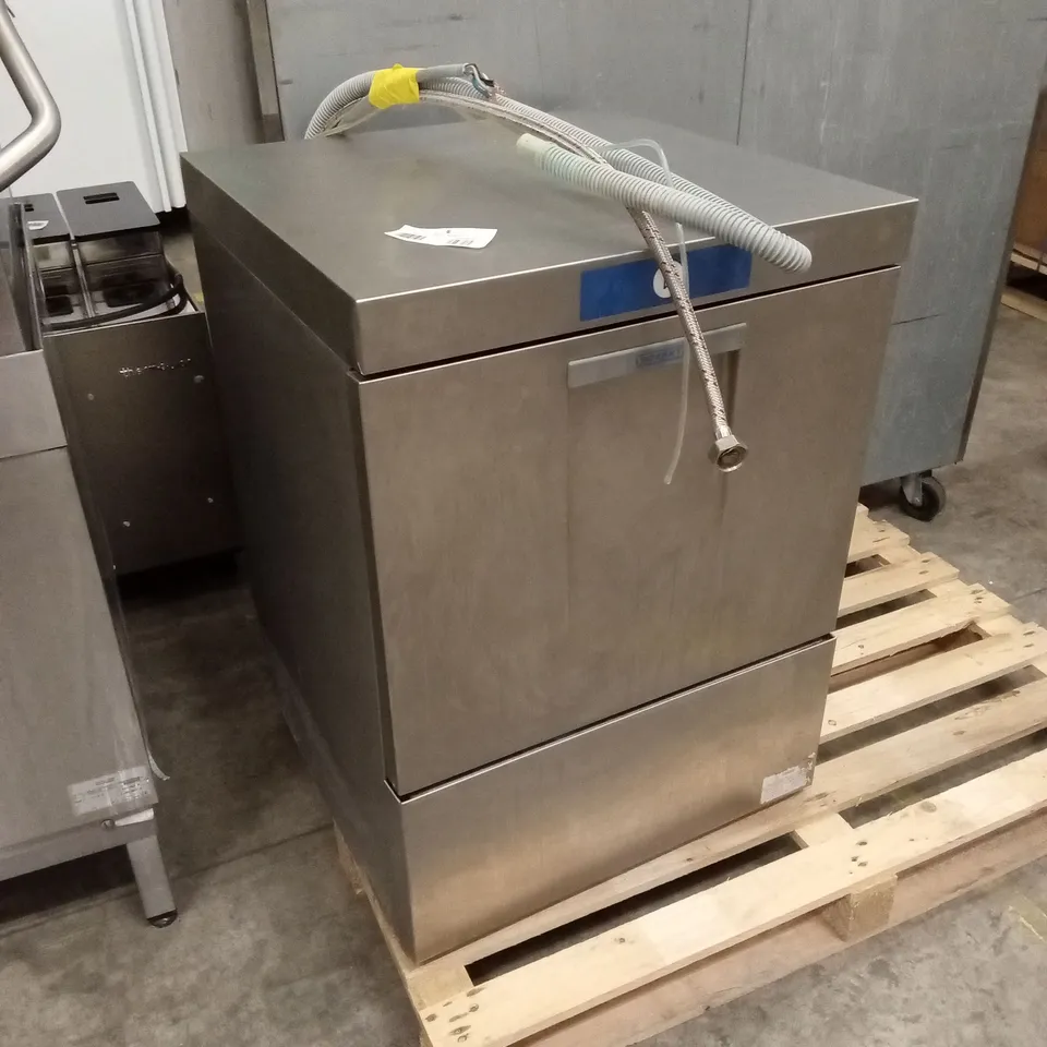 HOBART FXS400 CABINET DISHWASHER