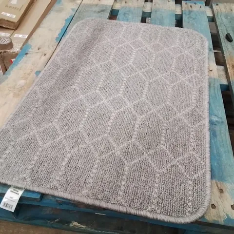 QUALITY DESIGNER AREA RUG - APPROXIMATELY 75X50CM