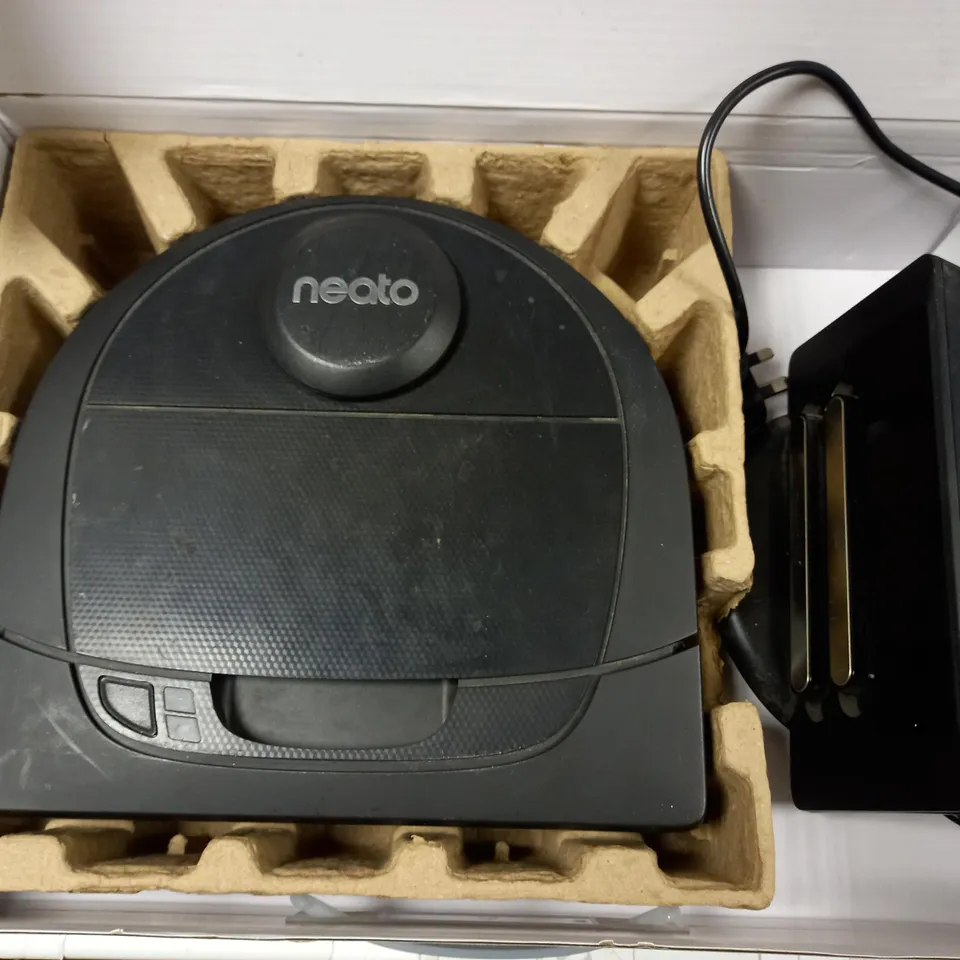 NEATO ROBOTICS D4 INTELLIGENT ROBOT VACUUM