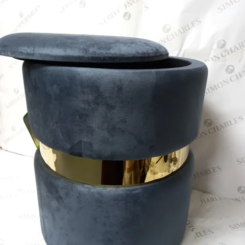 BLUE STOOL WITH GOLD