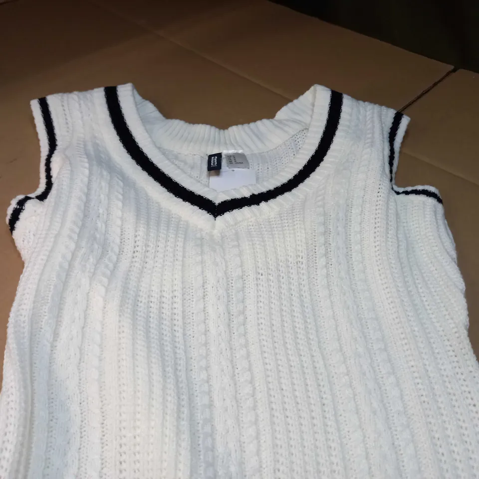 DIVIDED WHITE/BLACK DETAILED KNITTED MIDI DRESS - MEDIUM