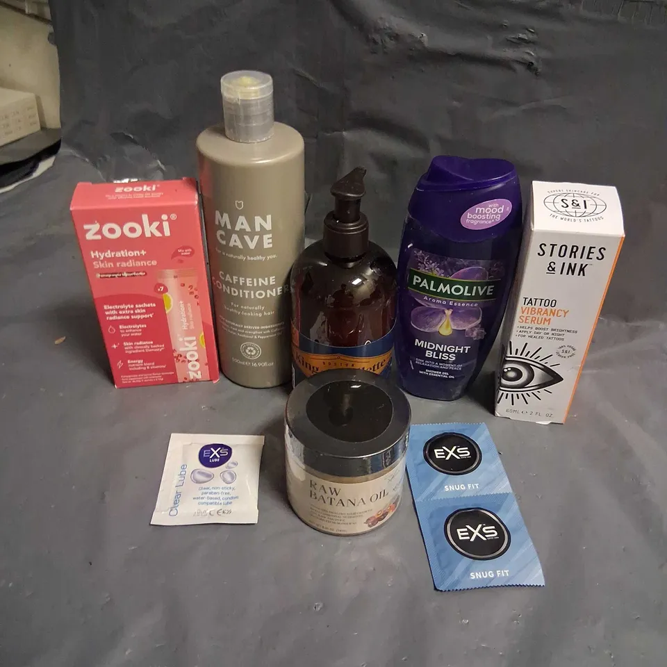 APPROXIMATELY 20 ASSORTED HEALTH AND BEAUTY PRODUCTS TO INCLUDE; STORIES AND INK, EXS, PALMOLIVE AND ZOOKI