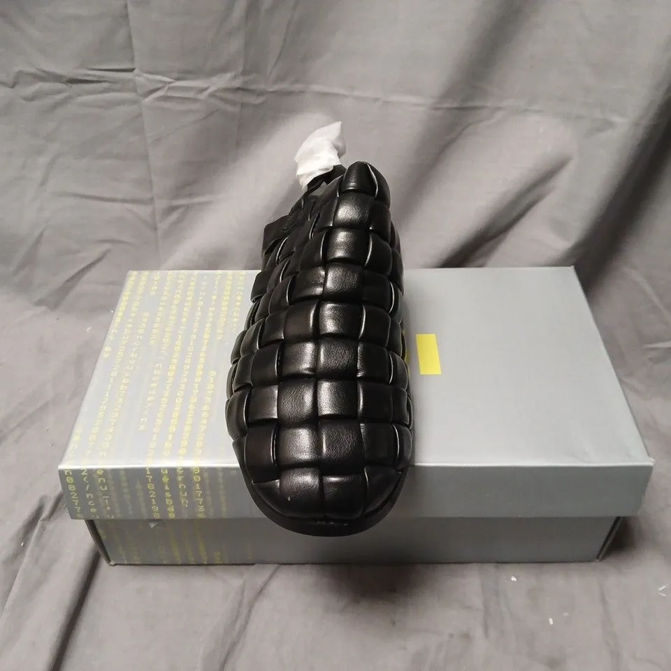 BOXED KOI PROVENCE MENS WEAVED SLINGBACK SANDALS IN BLACK - UK 10