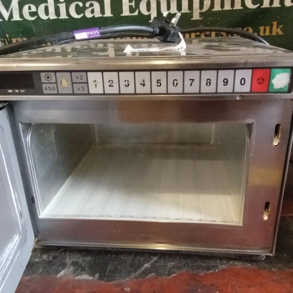 PANASONIC 1900W COMMERCIAL MICROWAVE OVEN