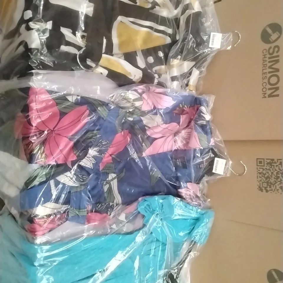 A PALLET CONTAINING APPROXIMATELY 100 BRAND NEW DESIGNER WOMEN'S CLOTHES WHICH INCLUDE; JD WILLIAMS DRESSES, COATS ETC