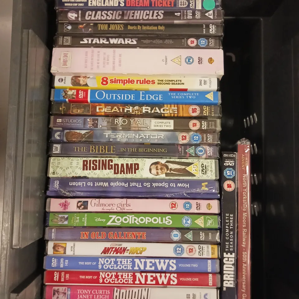 APPROXIMATELY 20 ASSORTED DVD SERIES/MOVIES TO CONTAIN STAR WARS, THE ROYAL, BATMAN ETC 