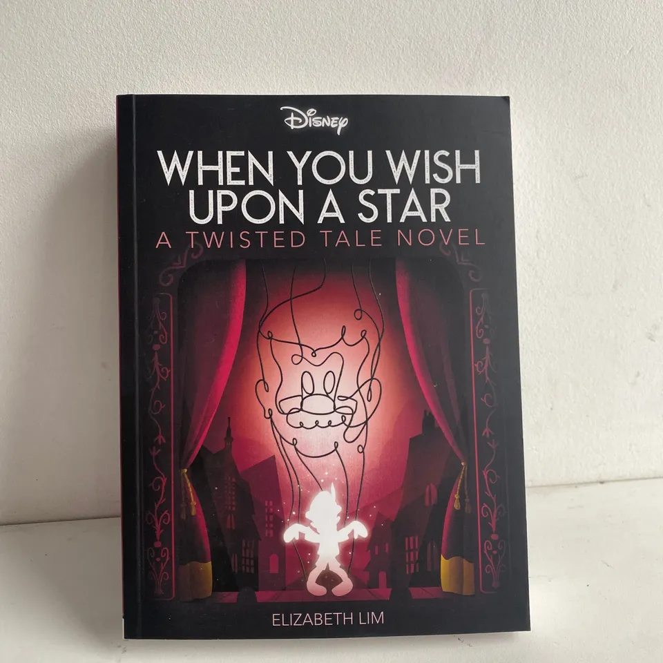 10 X DISNEY WHEN YOU WISH UPON A STAR - A TWISTED TALE NOVEL 