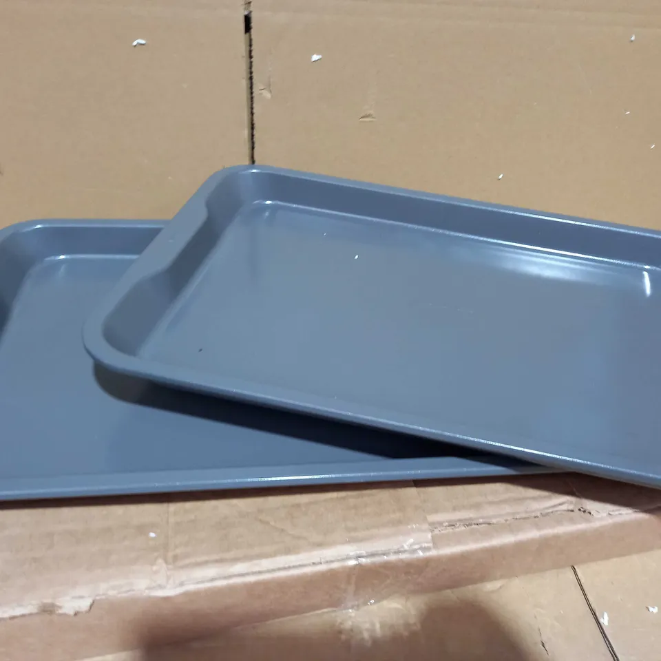 NINJA SET OF 2 ZEROSTICK PROFESSIONAL BAKING TRAYS