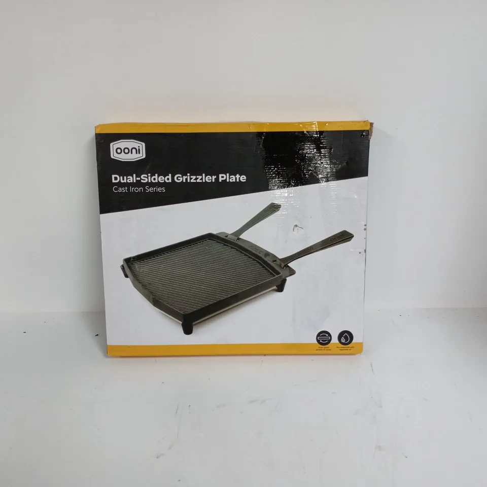 BOXED OONI DUAL-SIDED CAST IRON GRIZZLER PLATE