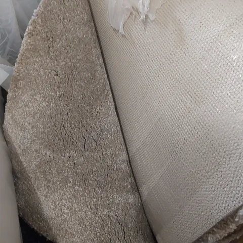 ROLL OF QUALITY ULTIMATE IMPRESSIONS FORTUNE CARPET - APPROXIMATELY 4.3 x 4m
