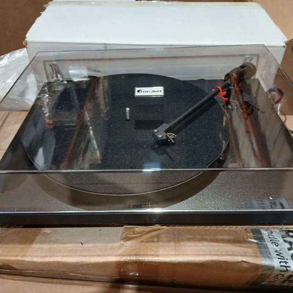PRO JECT PRIMARY E TURNTABLE