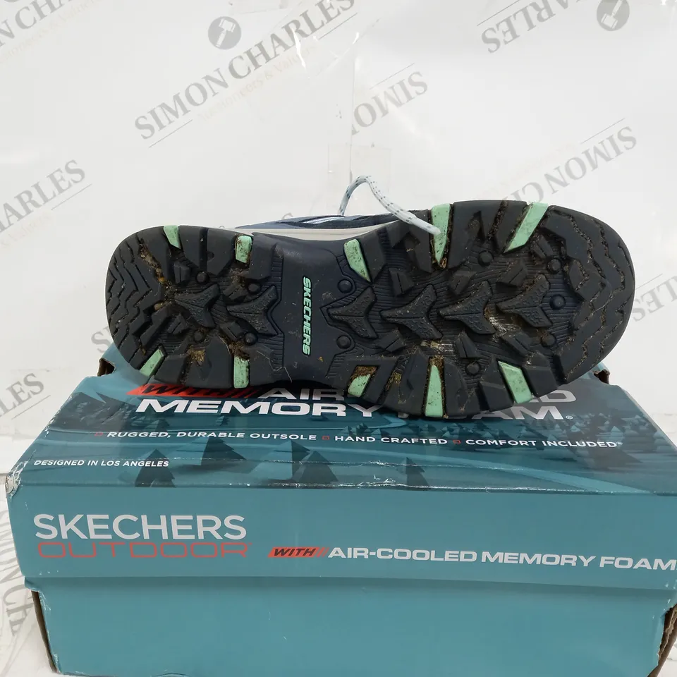 BOXED SKECHERS TREGO LOOKOUT POINT WATERPROOF HIKER SHOES, SLATE - SIZE 4