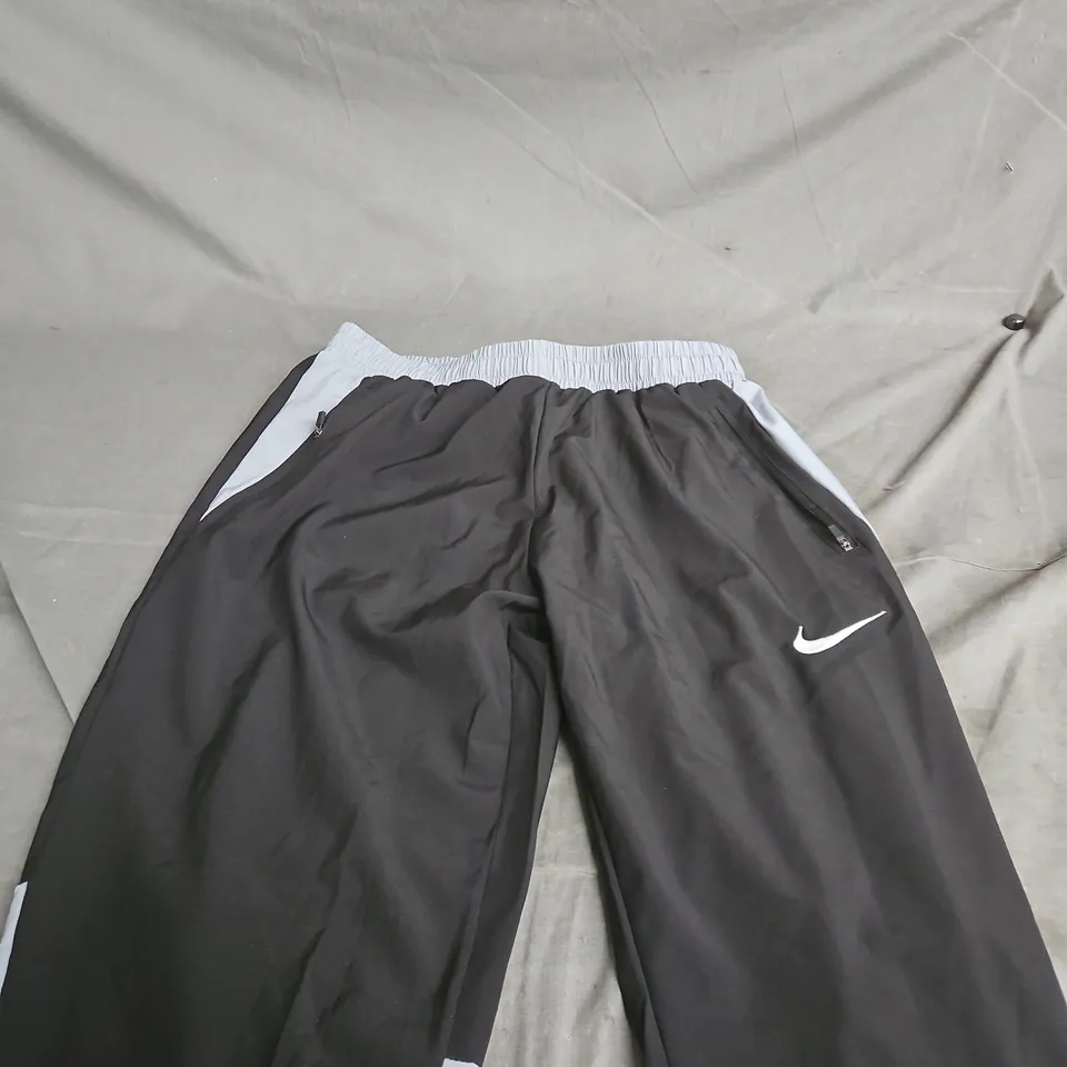 NIKE BLACK TRACK PANTS – MEN'S, SIZE XL