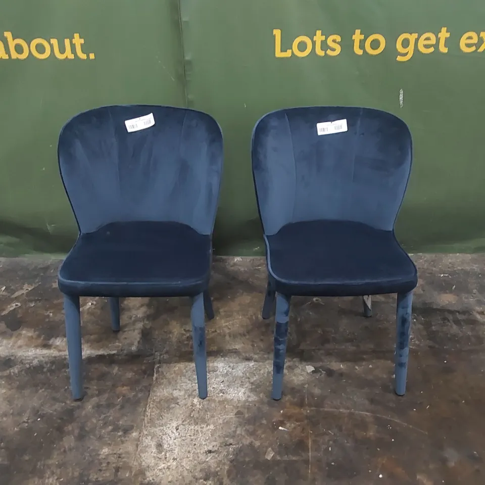 SET OF 2 DESIGNER LUXURY UPHOLSTERED NAVY VELVET DINING CHAIRS 