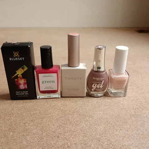 APPROXIMATELY 20 BOTTLES OF NAIL VARNISH TO INCLUDE TWENTY, BLUESKY AND MANICURIST