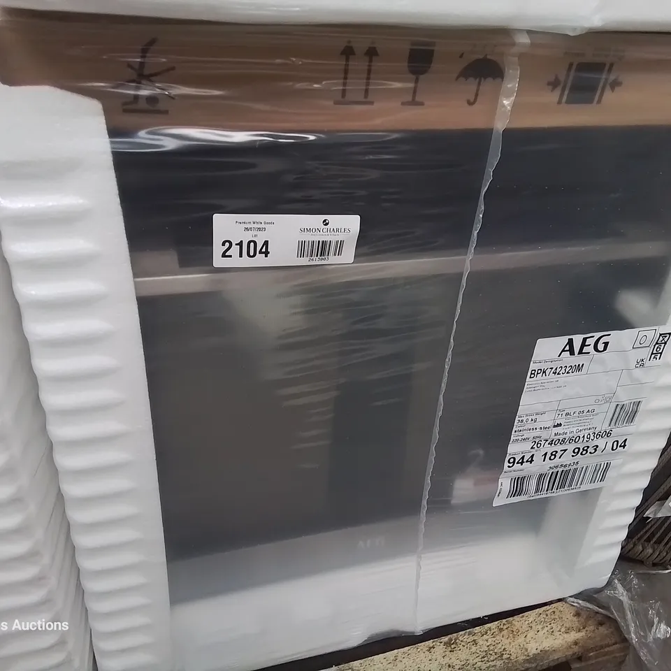AEG INTEGRATED ASSISTED COOKING OVEN - STAINLESS STEEL Model BPK742320M RRP £542