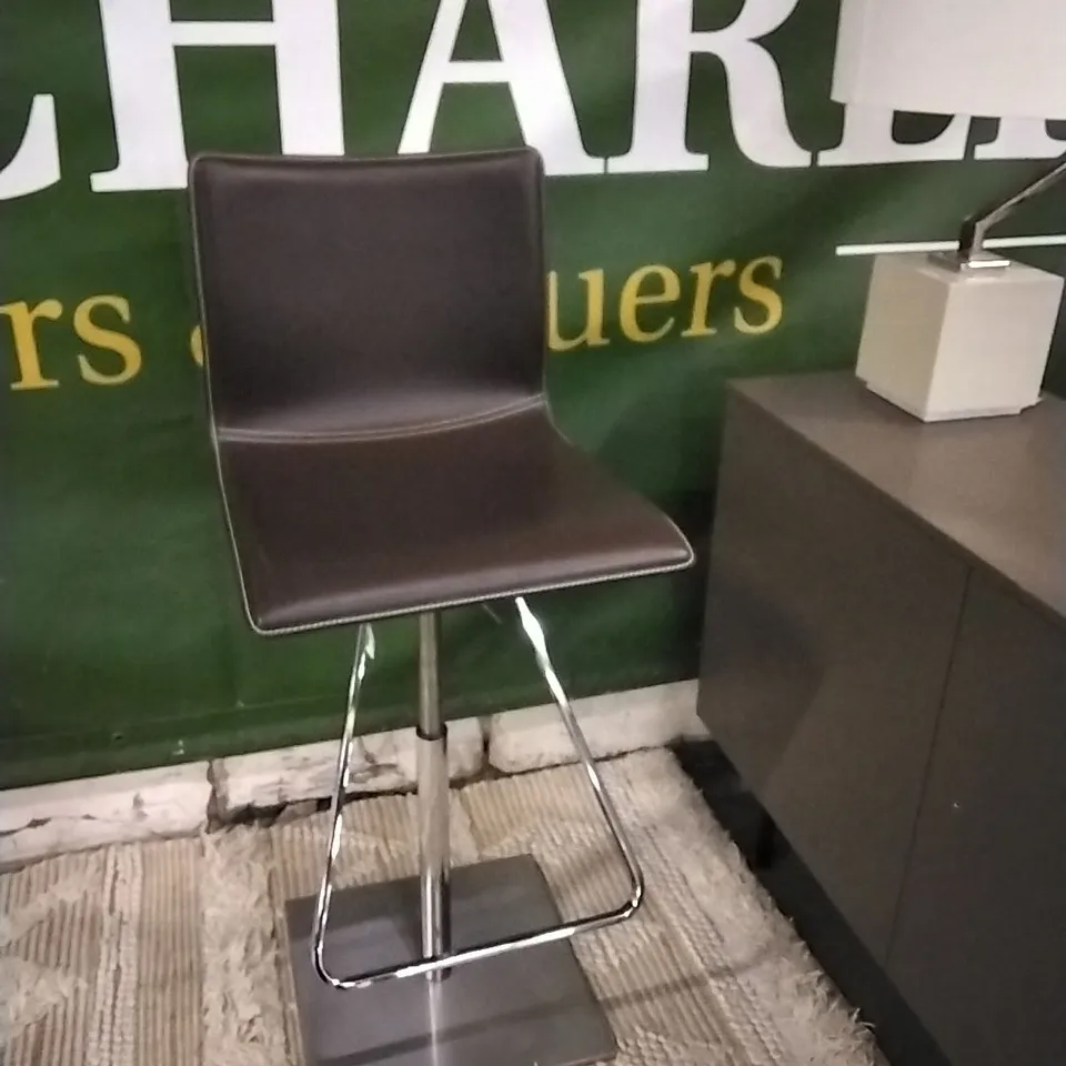 QUALITY ITALIAN MADE CATTELAN LIFT AND RISE SWIVEL BAR STOOL  RRP £748