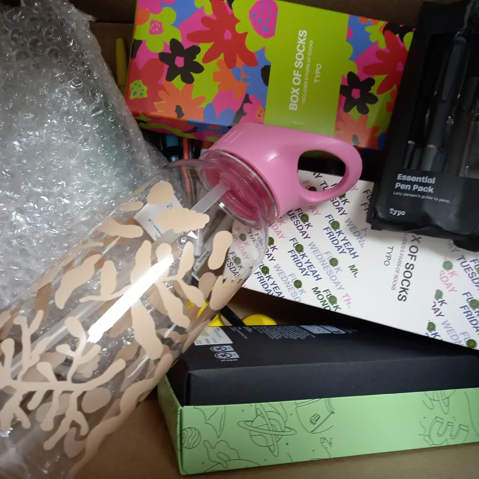 APPROXIMATELY 20 ASSORTED TYPO PRODUCTS TO INCLUDE METAL SMOOTHIE CUP, PLAYMATS, BOX OF SOCKS, ESSENTIAL PEN PACK 
