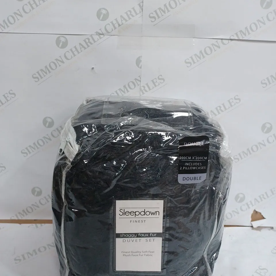 SLEEPDOWN FINEST SHAGGY FAUX FUR DOUBLE DUVET SET 